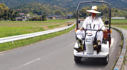 小型特殊自動車